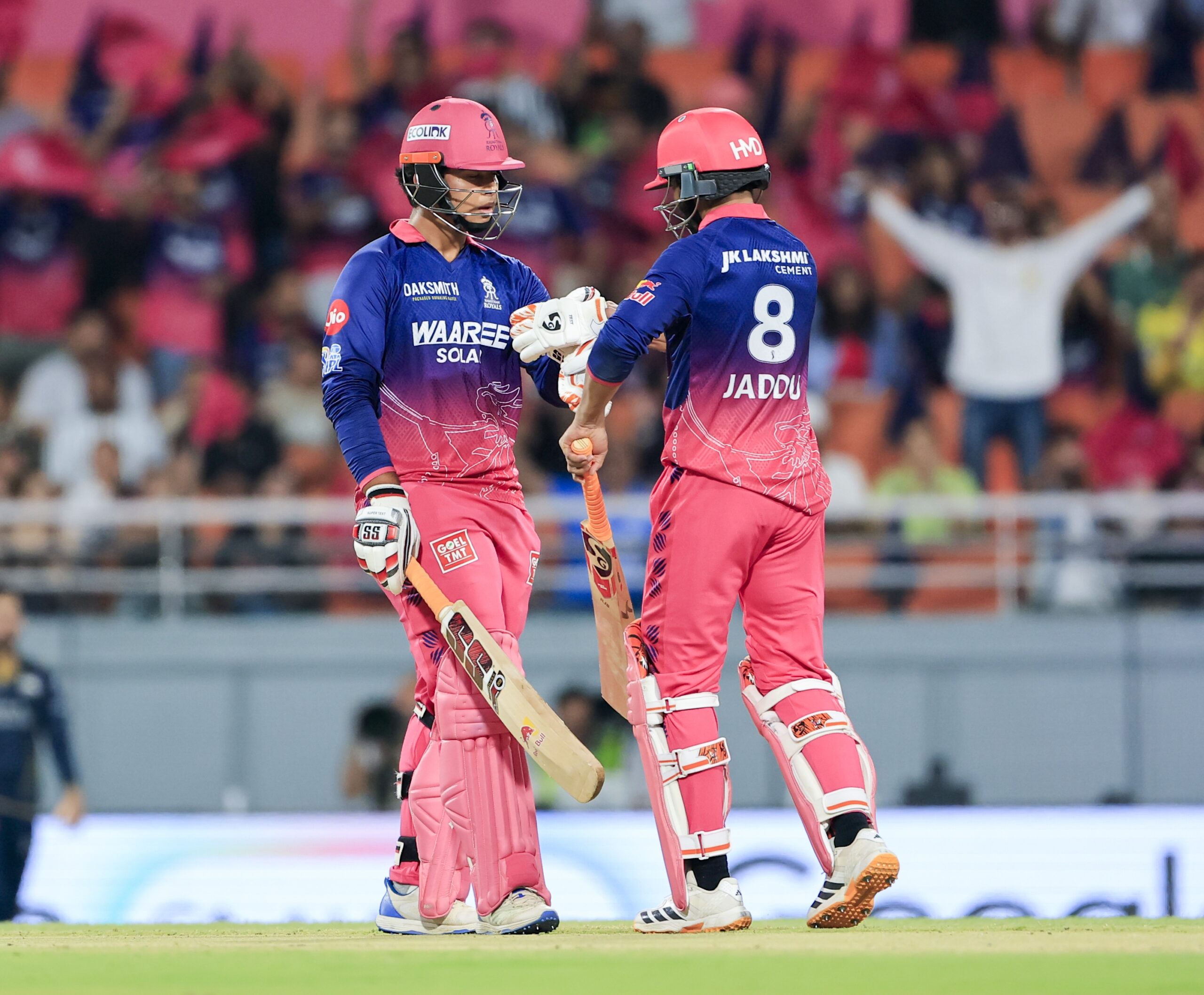 IPL: దూకుడుగా ఆడుతున్న రాజస్థాన్ బ్యాటర్లు