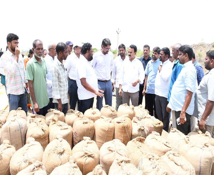 మిల్లర్లు రైతులను మోసం చేస్తే చర్యలు: జూపల్లి
