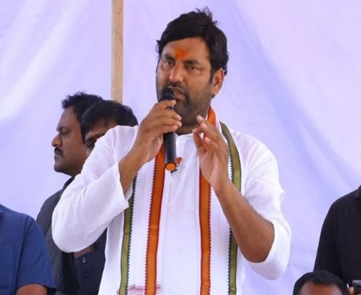 పవన్ కళ్యాణ్‌పై అనిరుధ్ రెడ్డి ఫైర్