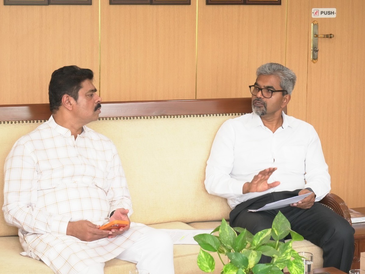 అనకాపల్లి రైల్వే అభివృద్ధిపై ఎంపీ రమేష్ కీలక భేటీ