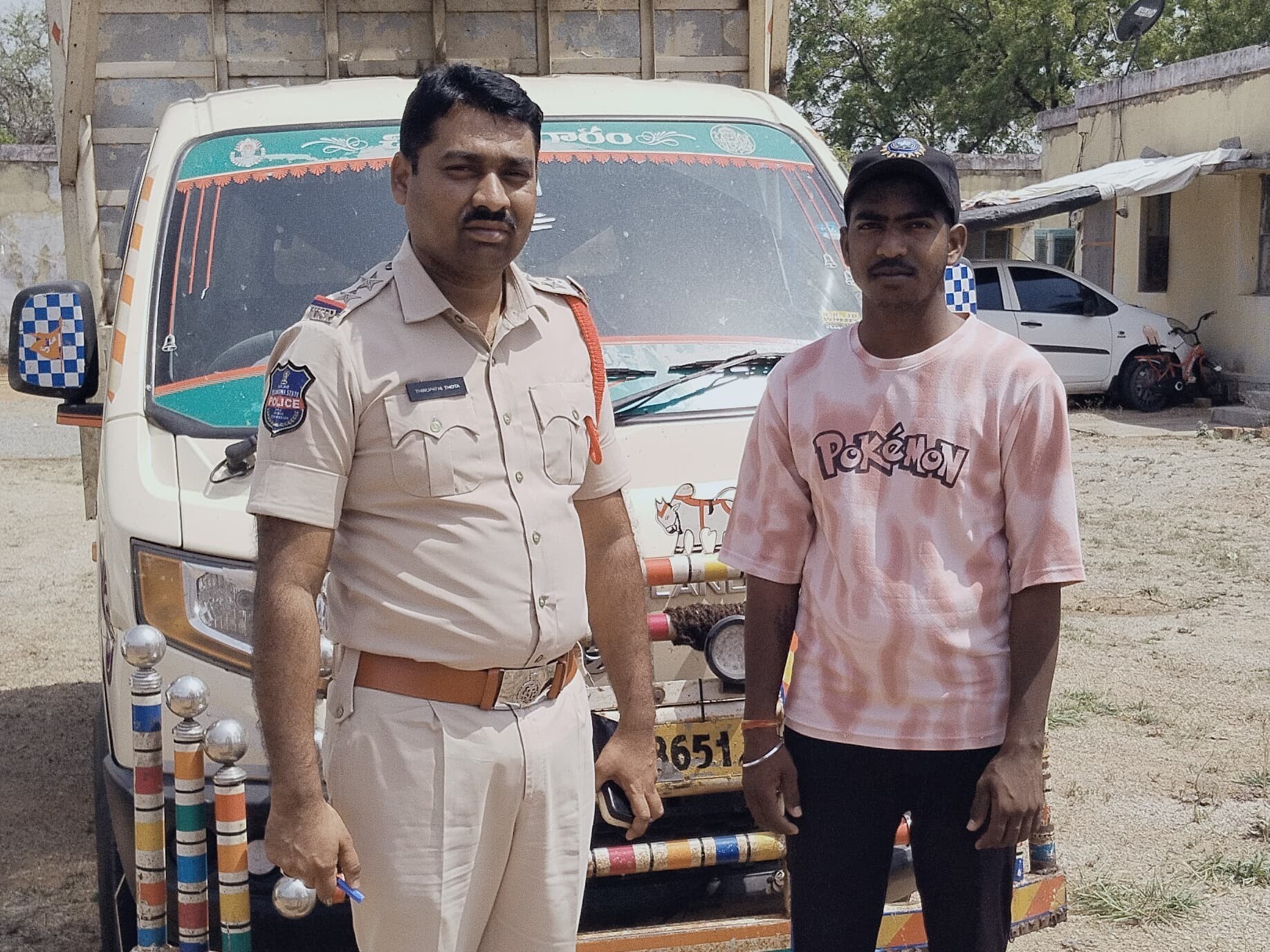 అక్రమ ఇసుకపై పోలీసుల కఠిన చర్యలు
