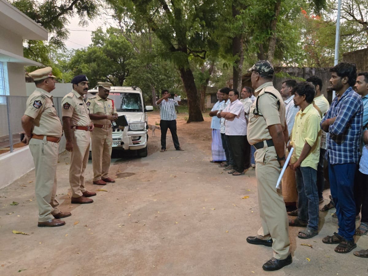 అక్రమ లాటరీ విక్రేతలకు పోలీసుల కౌన్సెలింగ్