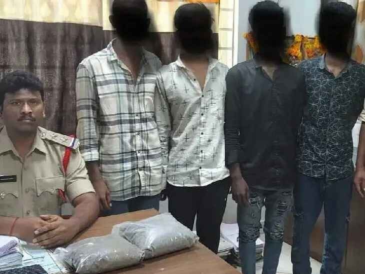గంజాయి విక్రయిస్తున్న యువకుల అరెస్ట్
