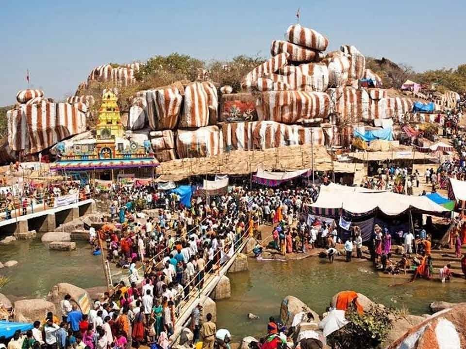 నేడు ఏడుపాయల క్షేత్రంలో పల్లకి సేవ