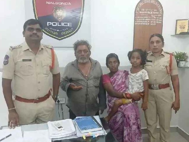 గంటల వ్యవధిలోనే చిన్నారిని గుర్తించిన పోలీసులు