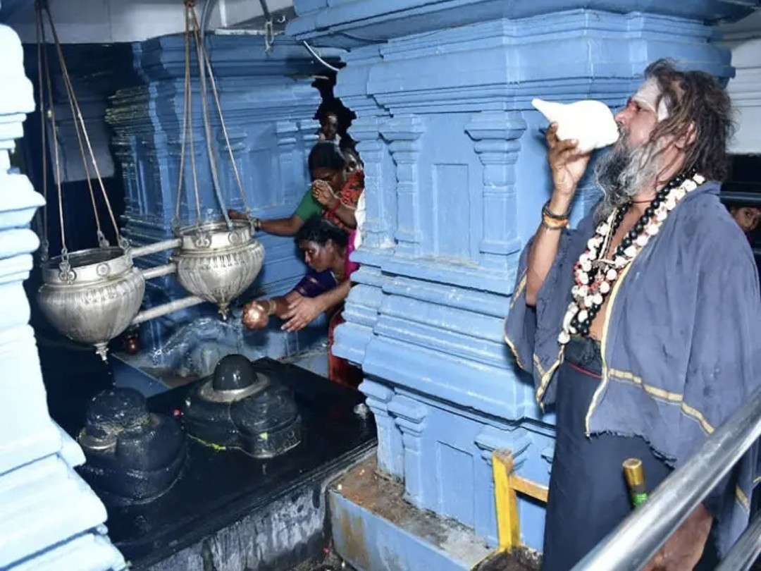కాళేశ్వరాలయంలో అఘోరి శంఖనాదం