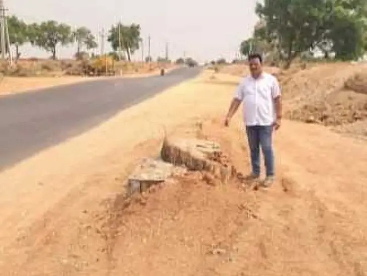 ఇష్టరాజ్యంగా నాలుగు  వరుసల రహదారి నిర్మాణ పనులు