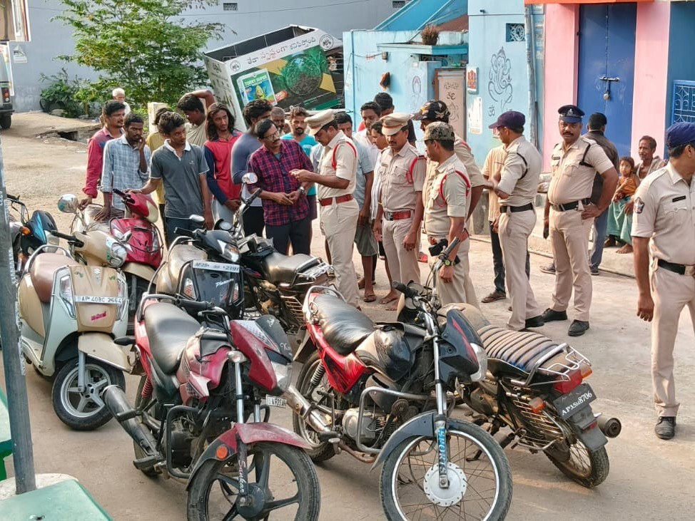 బోడసింగిపేటలో ‘కార్డెన్ సెర్చ్’ కార్యక్రమం