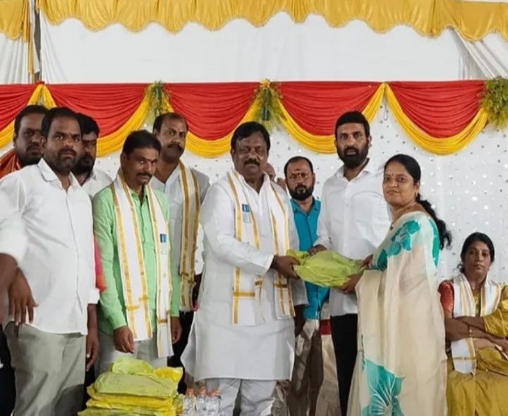 నియోజకవర్గంలో మహిళా సంఘాలతో సమావేశం
