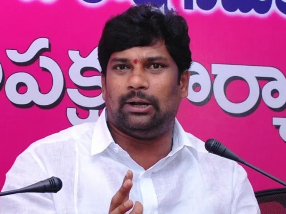 బీఆర్ఎస్ మాజీ ఎమ్మెల్యే బాల్క సుమన్ అరెస్ట్