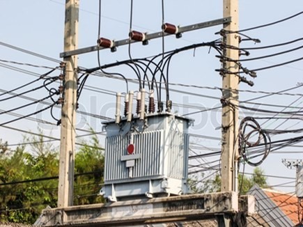 లో-వోల్టేజ్, పవర్ కట్స్‌పై అధికారుల దృష్టి ఎప్పుడు?