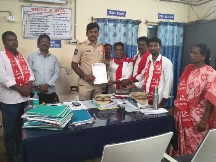 విలేకరుల ముసుగులో సామాన్యుల నుంచి డబ్బు వసూలు