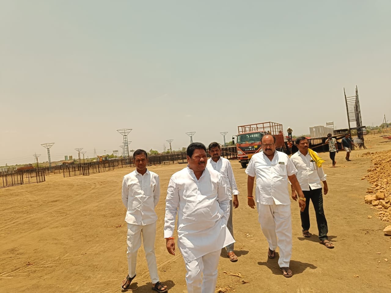 సీఎం సభ ఏర్పాట్లను పరిశీలించిన మాజీ ఎంపీ సోయం