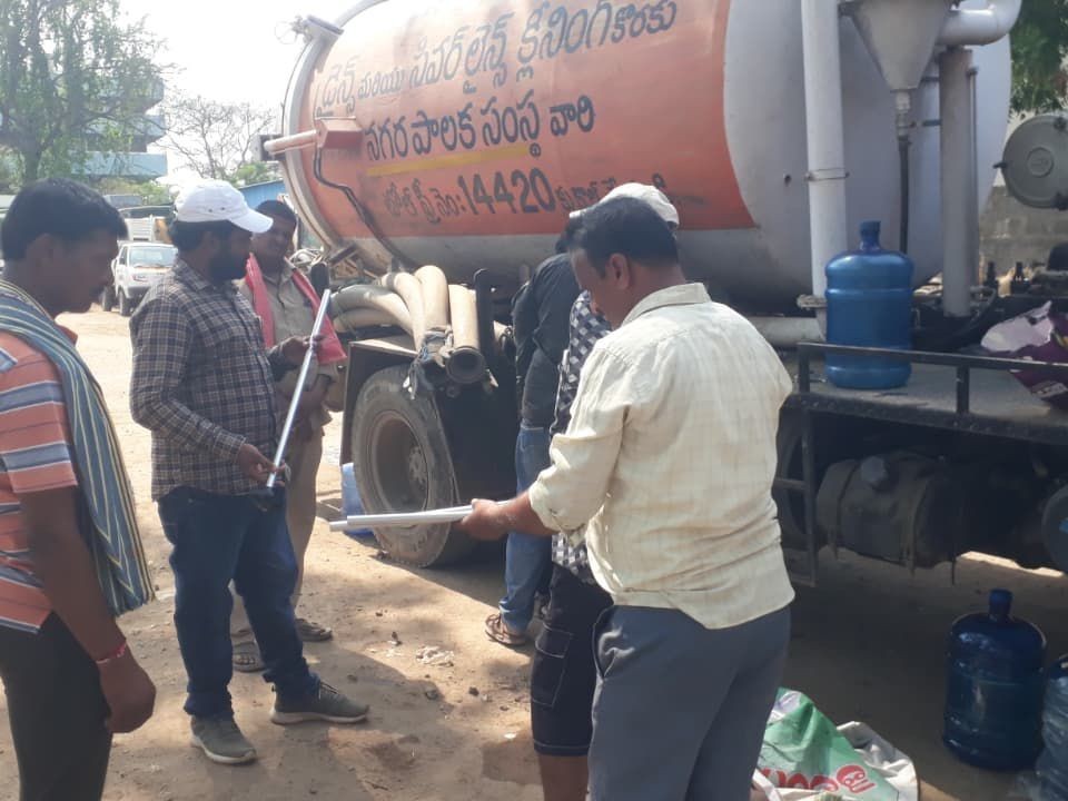 పారిశుధ్య వాహనాలకు ఫ్యూయల్ సెన్సార్ల ఏర్పాటు