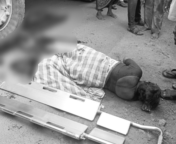 టిప్పర్ లారీ ఢీకొని ఇద్దరు మహిళలకు తీవ్ర గాయాలు