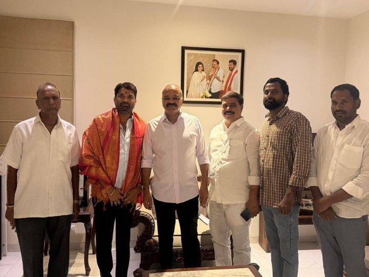 కో- ఆప్షన్ సభ్యుడినీ సన్మానించిన మాజీ ఎంపీ