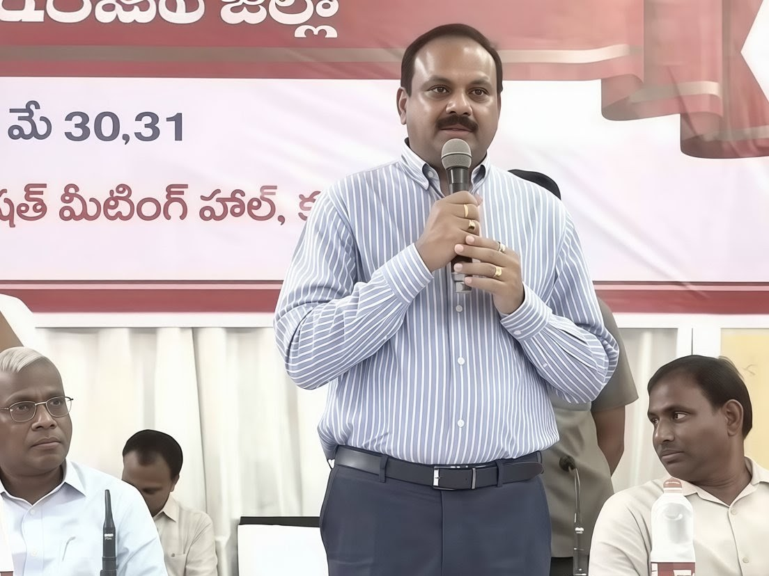 సమాజానికి మార్గదర్శకంగా మీడియా ఉండాలి: కలెక్టర్