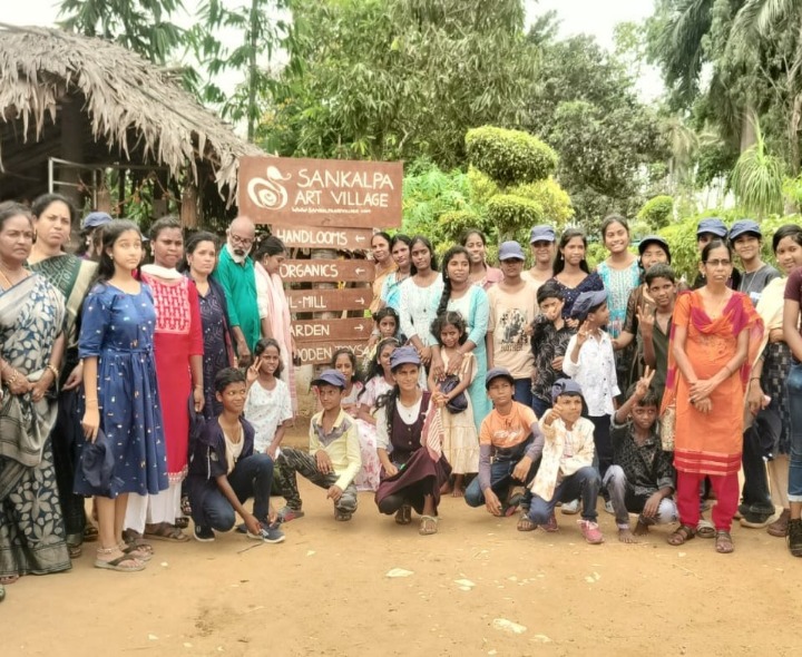 విత్తన గోళీలతో పర్యావరణ పరిరక్షణకు పిలుపు