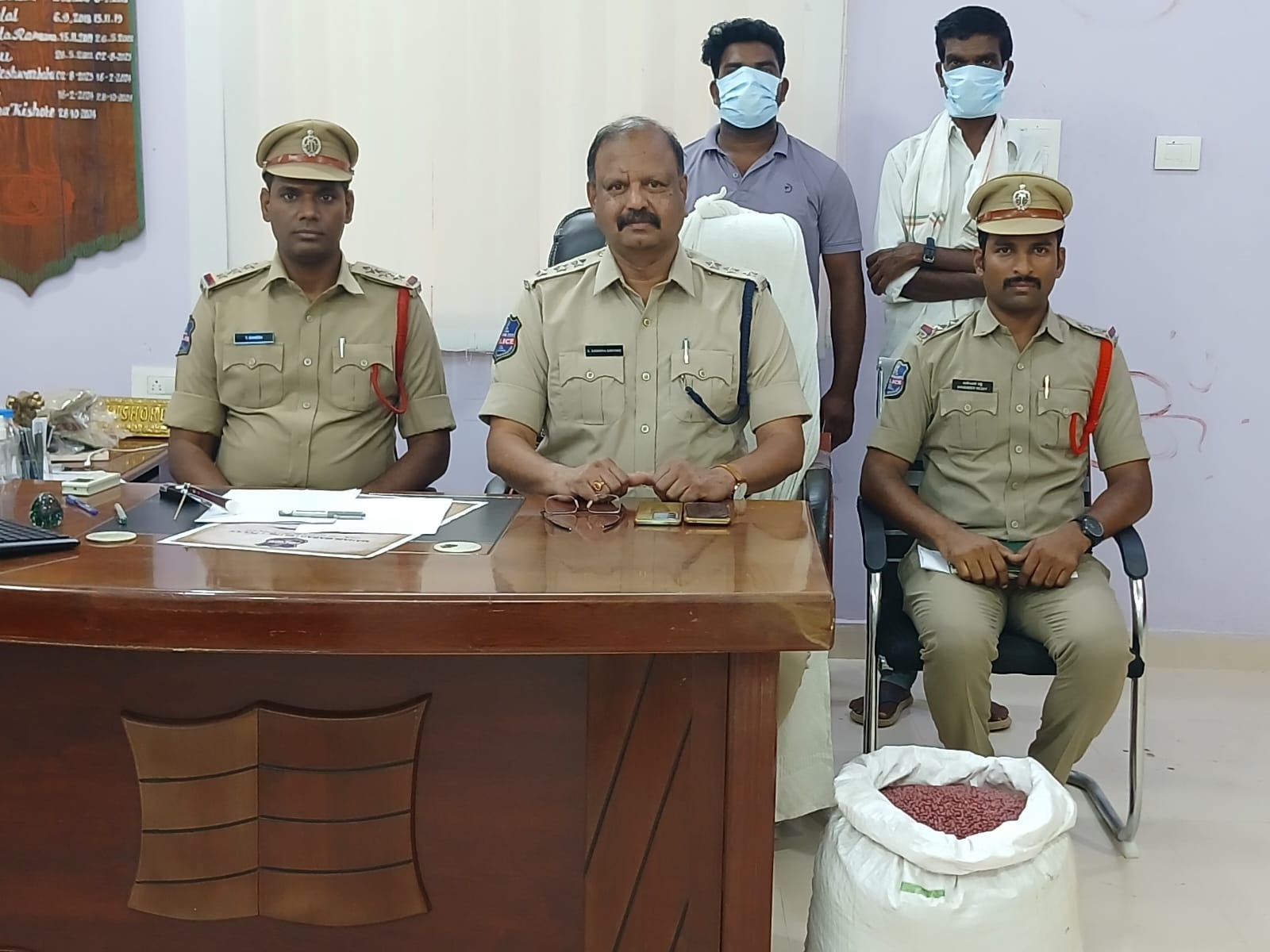 నకిలీ పత్తి విత్తనాలు స్వాధీనం.. కేసు నమోదు
