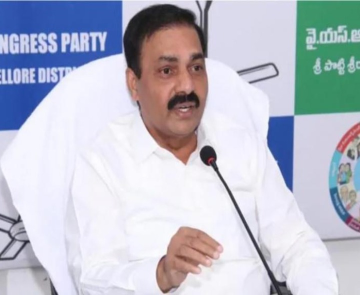 మెగా డీఎస్సీలో భారీ అక్రమాలు: కాకాణి