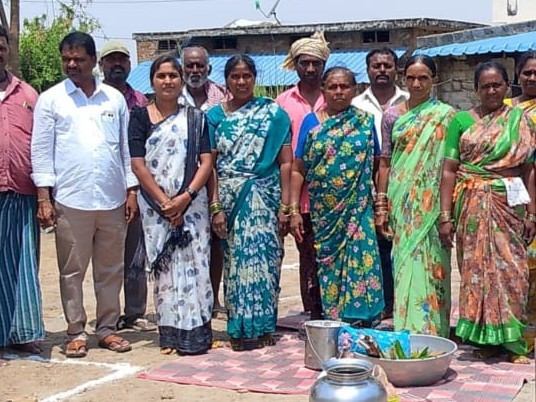 ఇందిరమ్మ ఇళ్లు నిర్మాణానికి భూమి పూజ