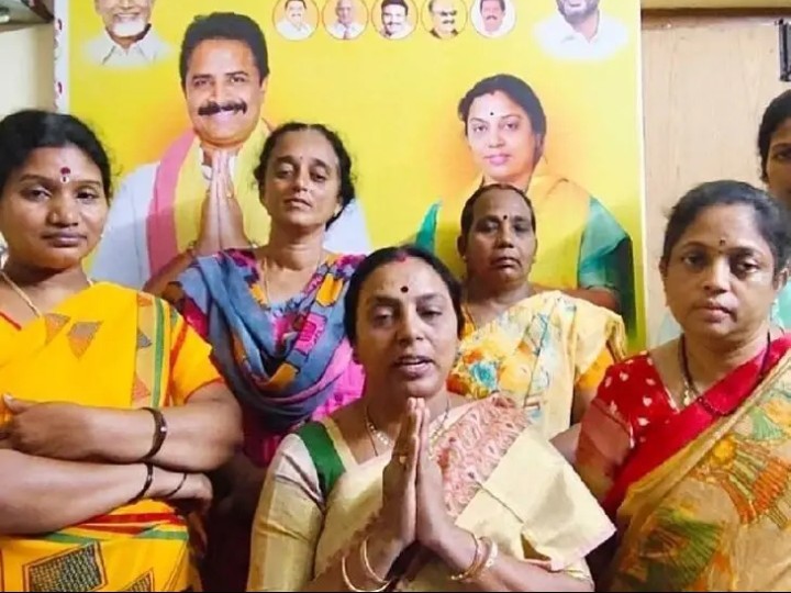 రిజర్వేషన్‌ల తీర్మానంతో హర్షం వ్యక్తం చేసిన మహిళలు