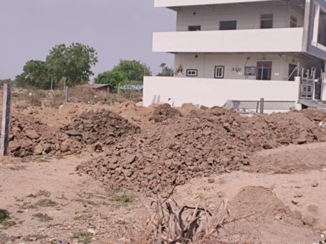 రైతుల పేరు చెప్పి మొరం, మట్టి మాఫియా దందా