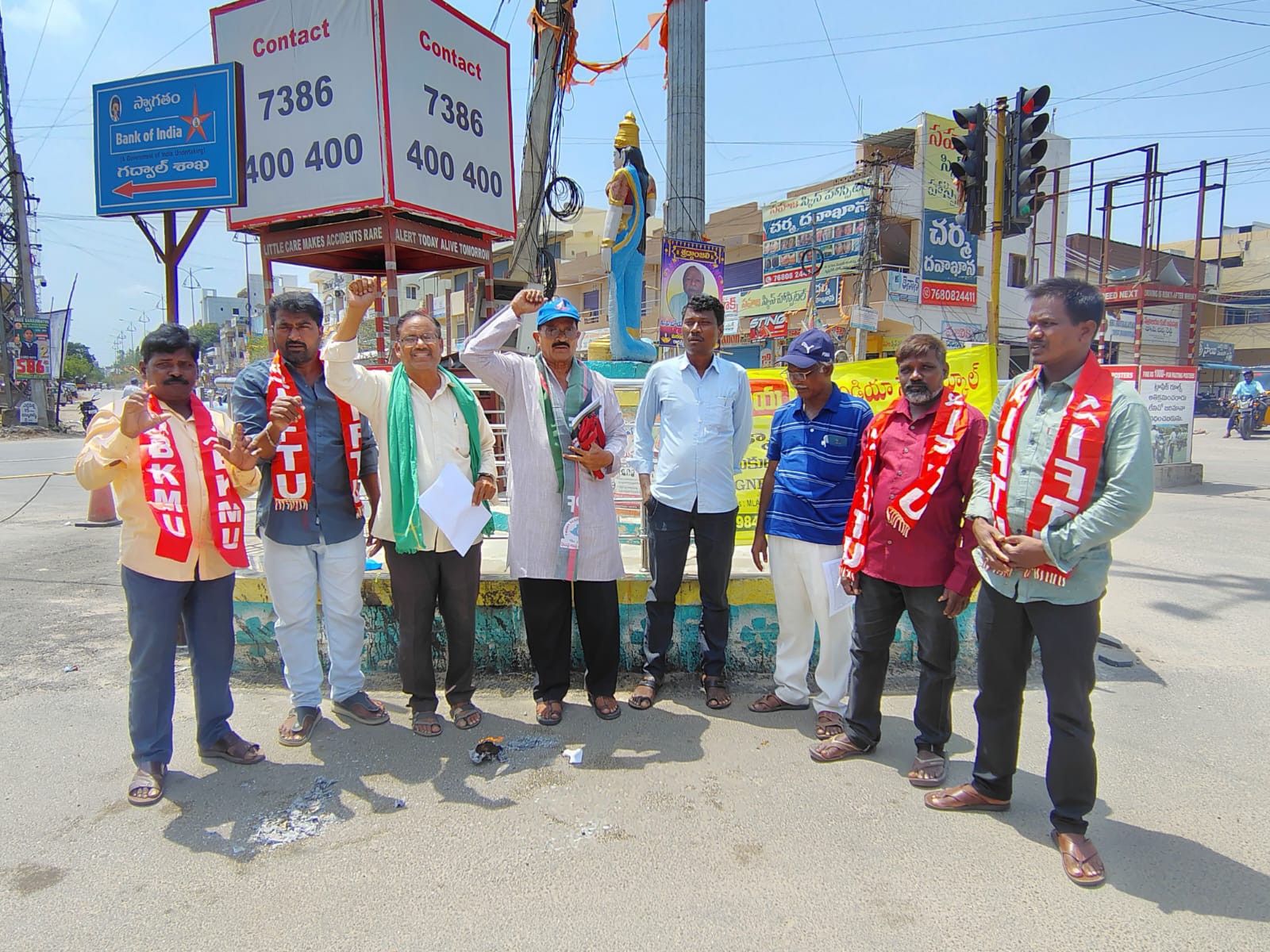 ‘అరకొర మద్దతు ధరతో దివాలా తీస్తున్నారు’