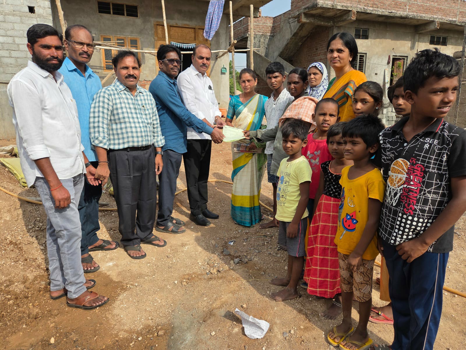 బడిబాటకు విశేష స్పందన