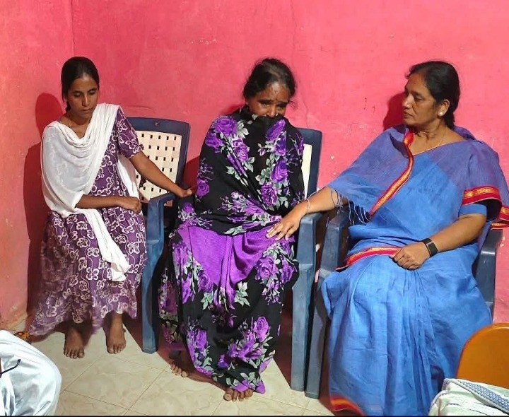 చింతలయ్య కుటుంబానికి పరిటాల సునీత పరామర్శ