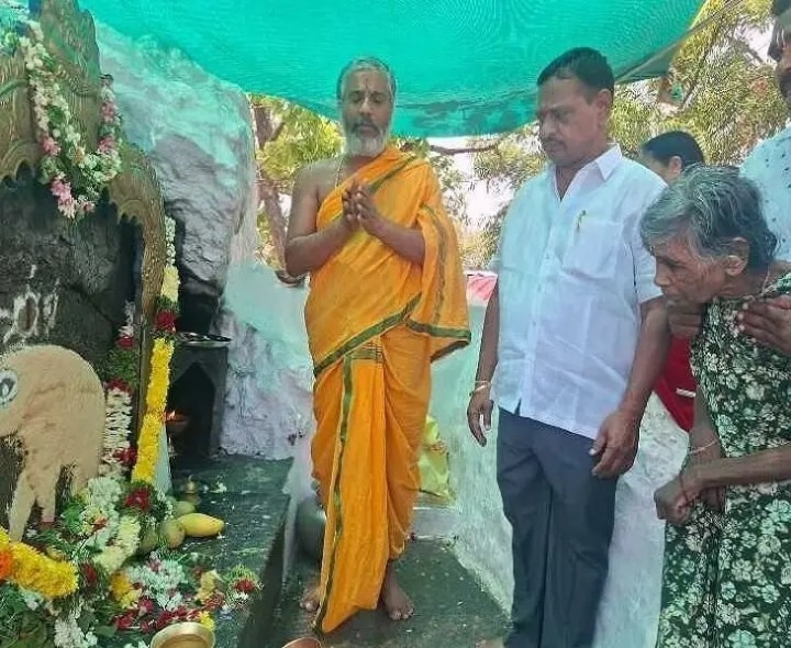 మానవత్వం చాటుకున్న ఆలయ ఛైర్మన్