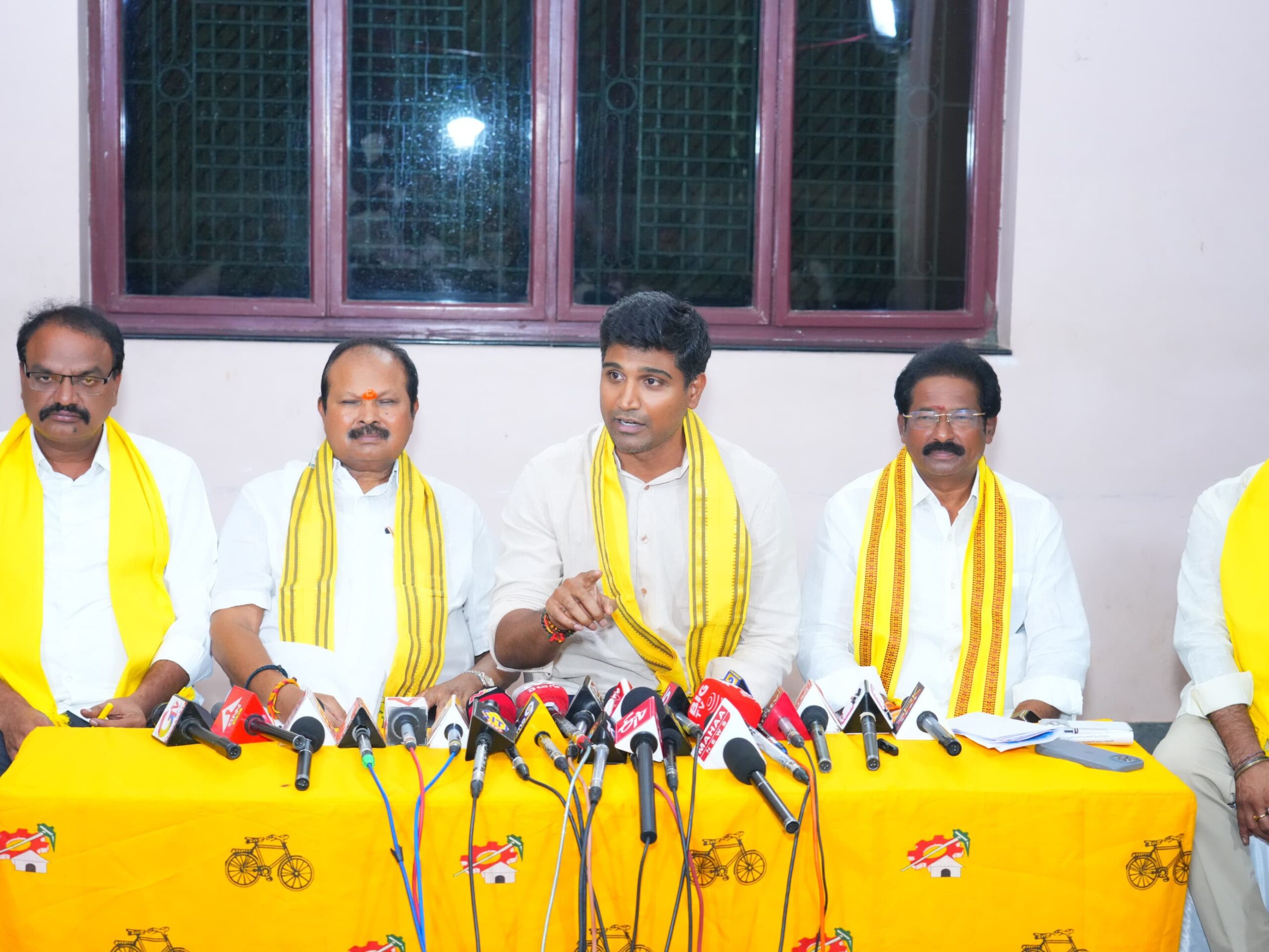 బొల్లా బ్రహ్మనాయుడిను విమర్శించిన ఎంపీ