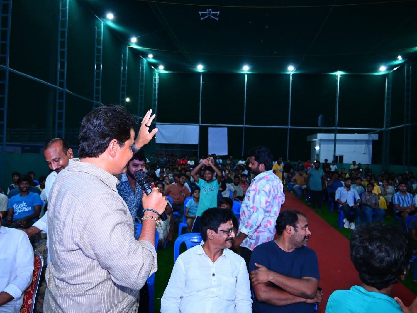 తణుకులో ఐపీఎల్‌ ఫైనల్‌ సందడి