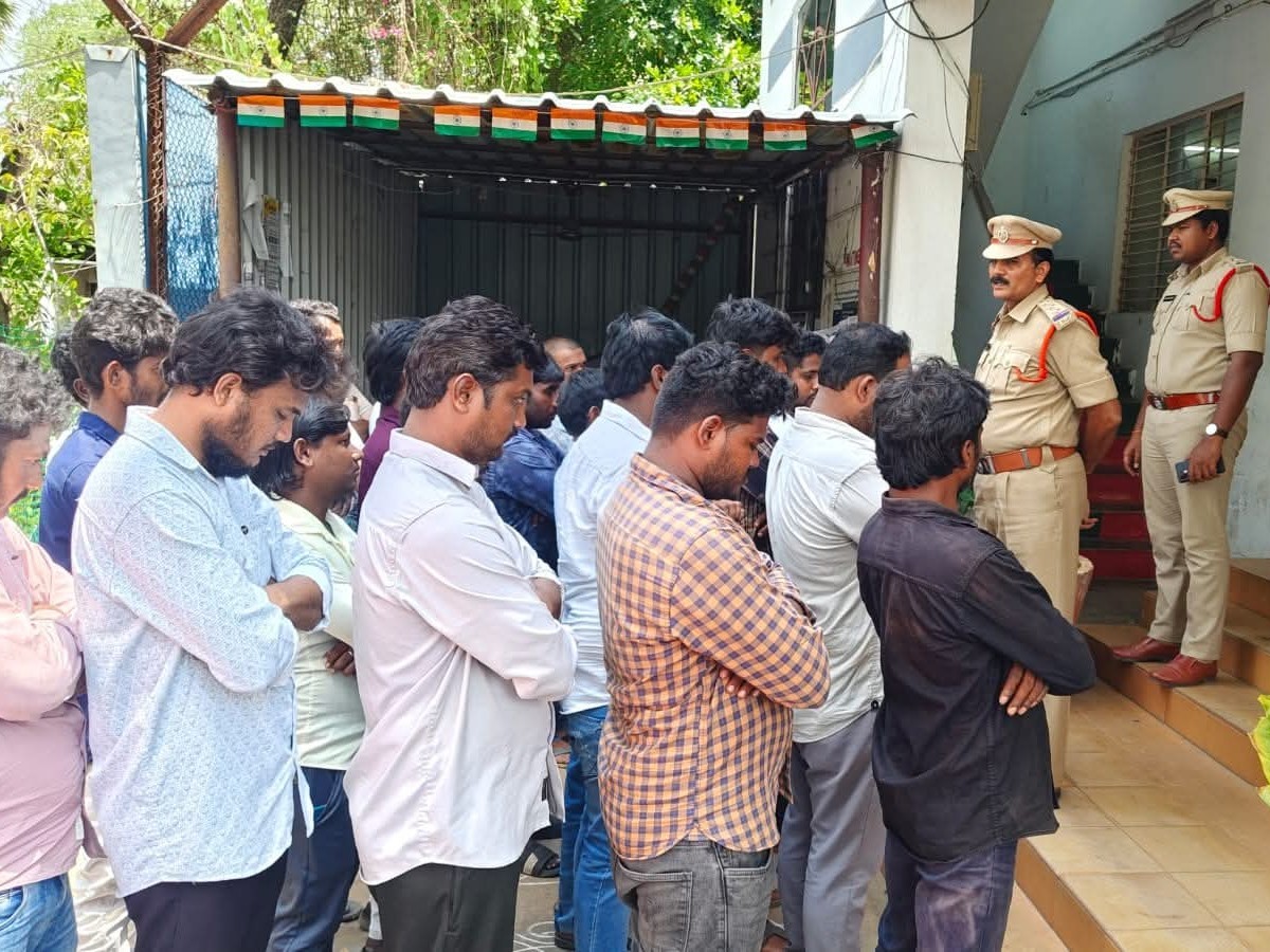 రౌడీషీటర్లు పద్ధతి మార్చుకోవాలి: ఎస్పీ