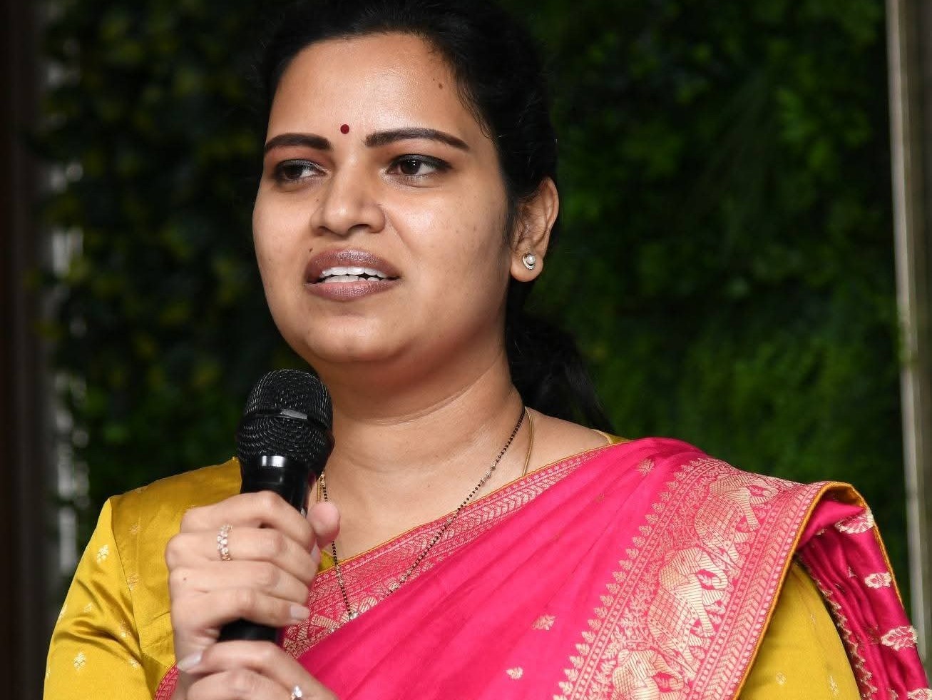 రాజకీయ కక్షతోనే అక్రమ కేసులు: మాజీ మంత్రి