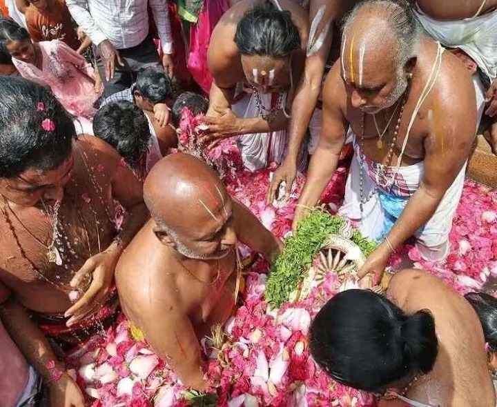 వైభవంగా గోవిందరాజస్వామి చక్రస్నానం