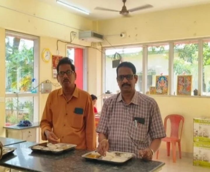 అన్న క్యాంటీన్‌ను సందర్శించిన MPDO