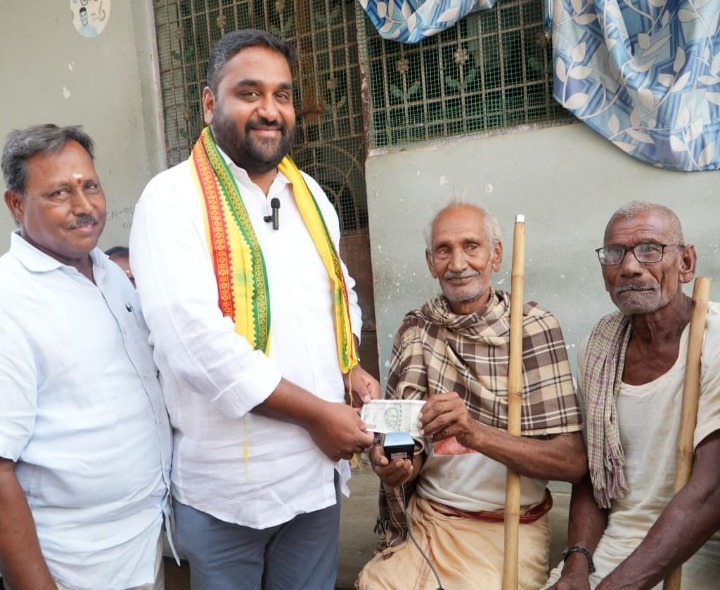 గరివిడిలో పింఛన్ల పంపిణిీ కార్యక్రమం