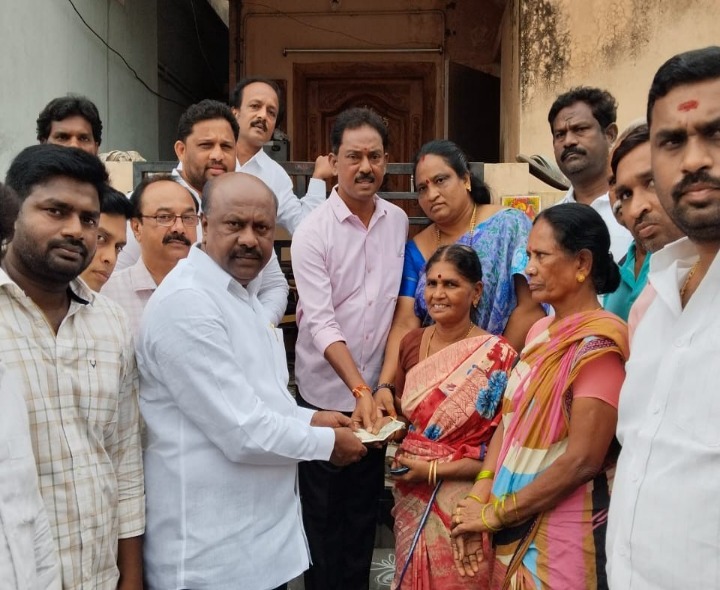పెందుర్తిలో ఎన్టీఆర్ భరోసా పింఛన్ల పంపిణీ