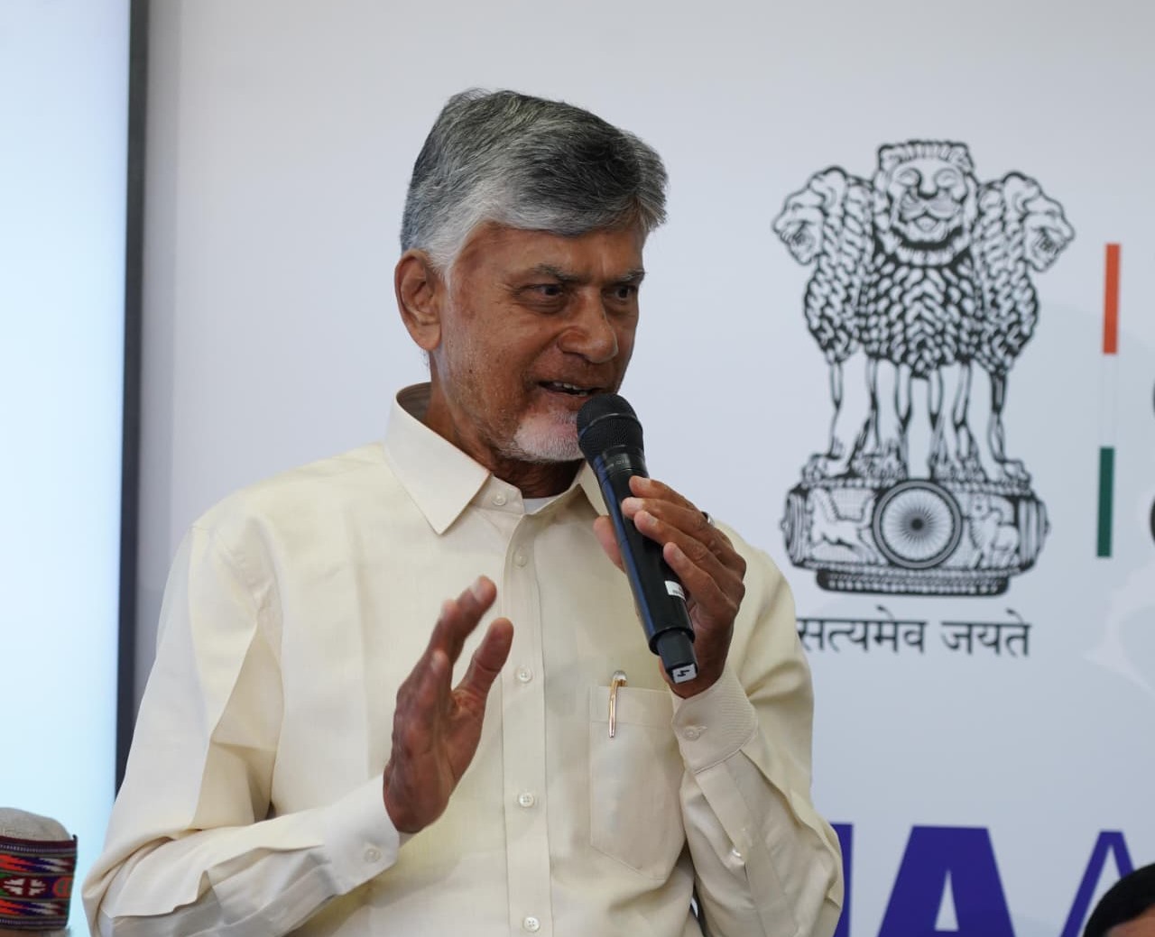 కత్తులు తీసుకొచ్చినా ఫర్వాలేదు: చంద్రబాబు