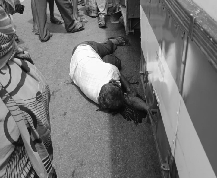 బైక్‌ను ఢీకొన్న ఆర్టీసీ బస్సు.. ఒకరి పరిస్థితి విషమం