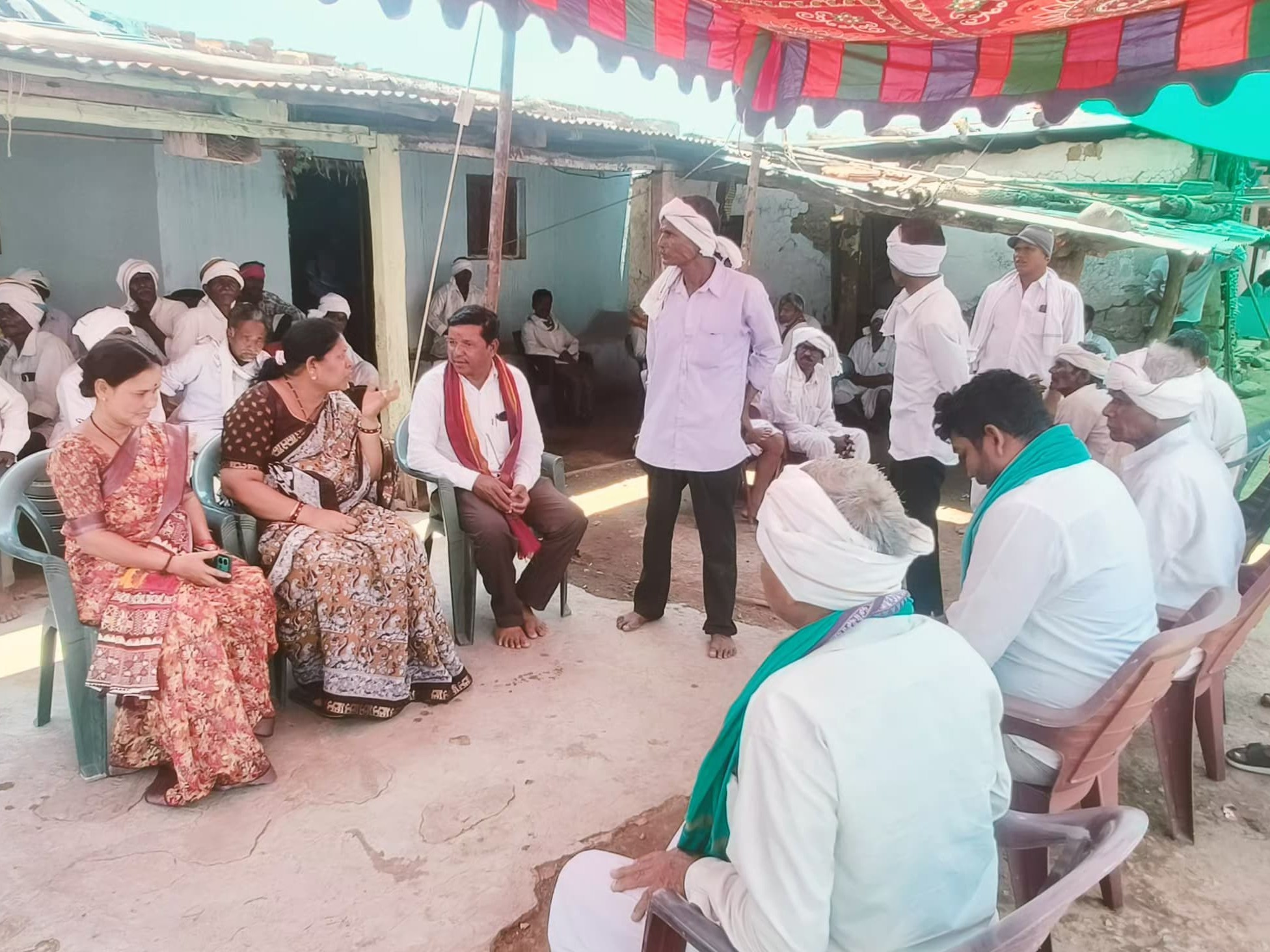 మృతులకు నివాళులు అర్పించిన ఎమ్మెల్యే