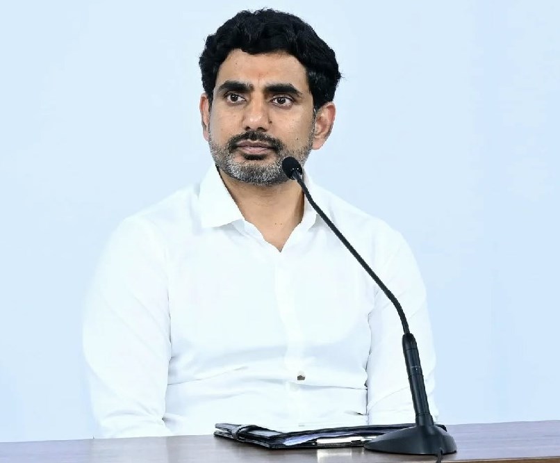మహారాష్ట్ర CMతో మంత్రి లోకేష్ భేటీ