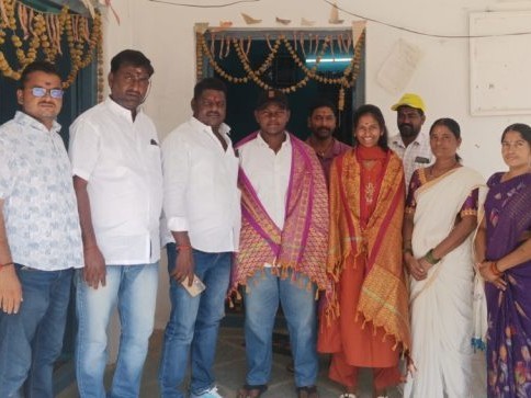 ట్రిపుల్ ఐటీ సీట్లు సాధించిన విద్యార్థులకు సన్మానం