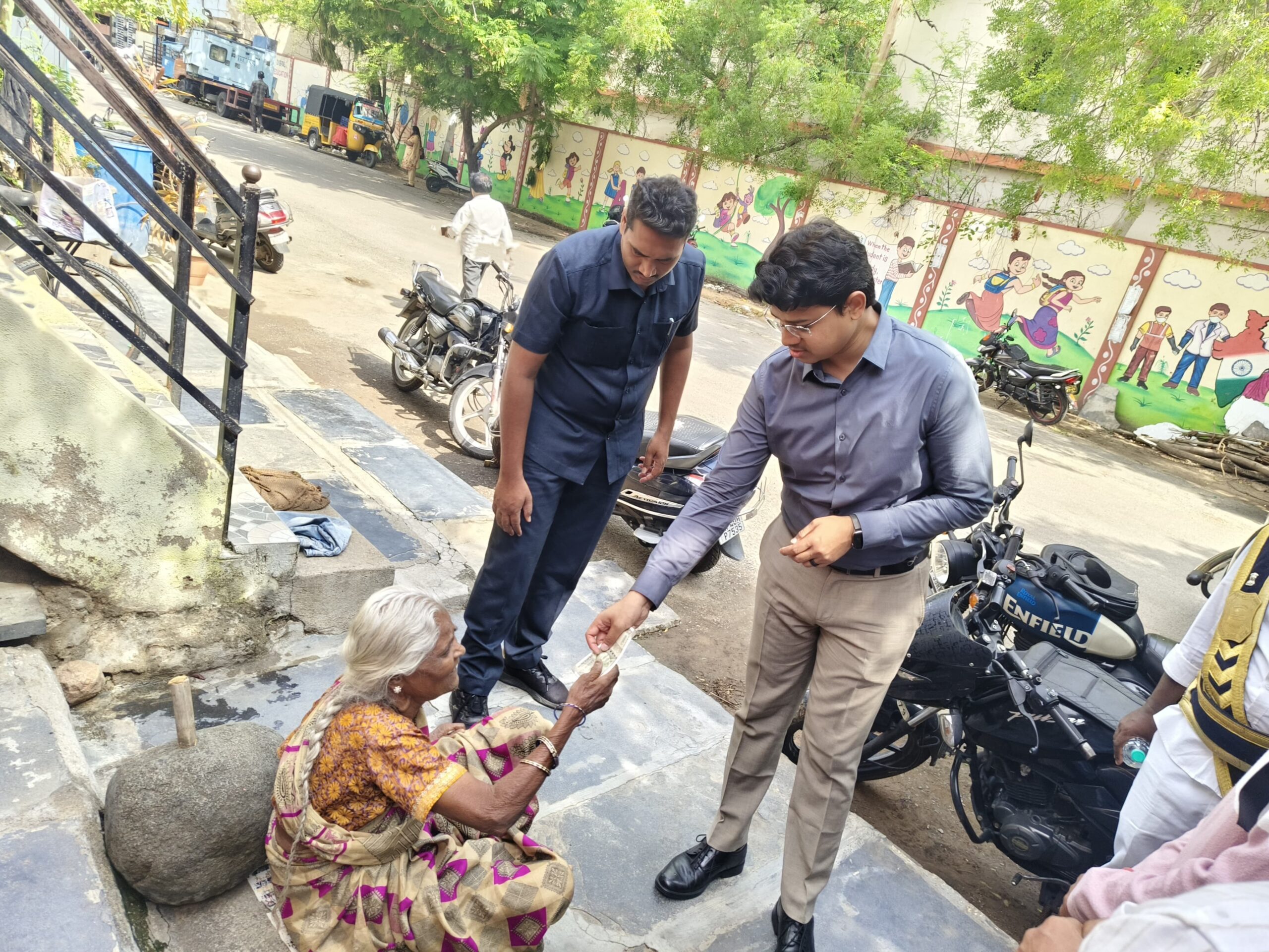 సజావుగా పింఛన్లు పంపిణీ చేయాలి: జేసీ