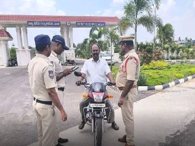 ఏఆర్ హెడ్ కానిస్టేబుల్‌కు ఫైన్