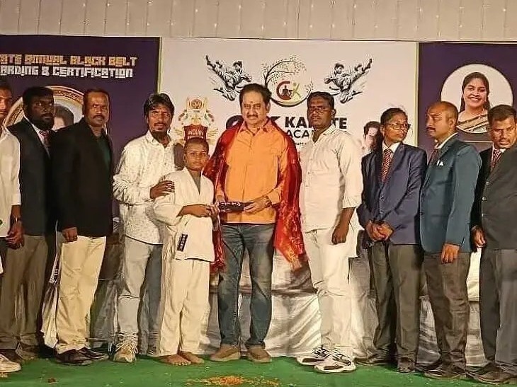 పెబ్బేరు విద్యార్థులకు బ్లాక్ బెల్ట్