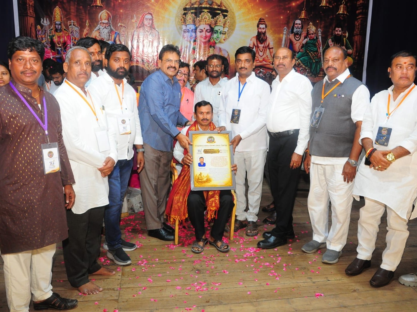 బస్వోజు సుధాకరాచారికి విశ్వకర్మ లెజెండరీ అవార్డు