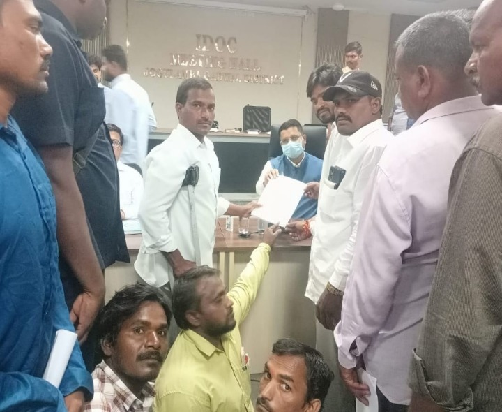 దివ్యాంగుల సమస్యలపై వినతి పత్రం
