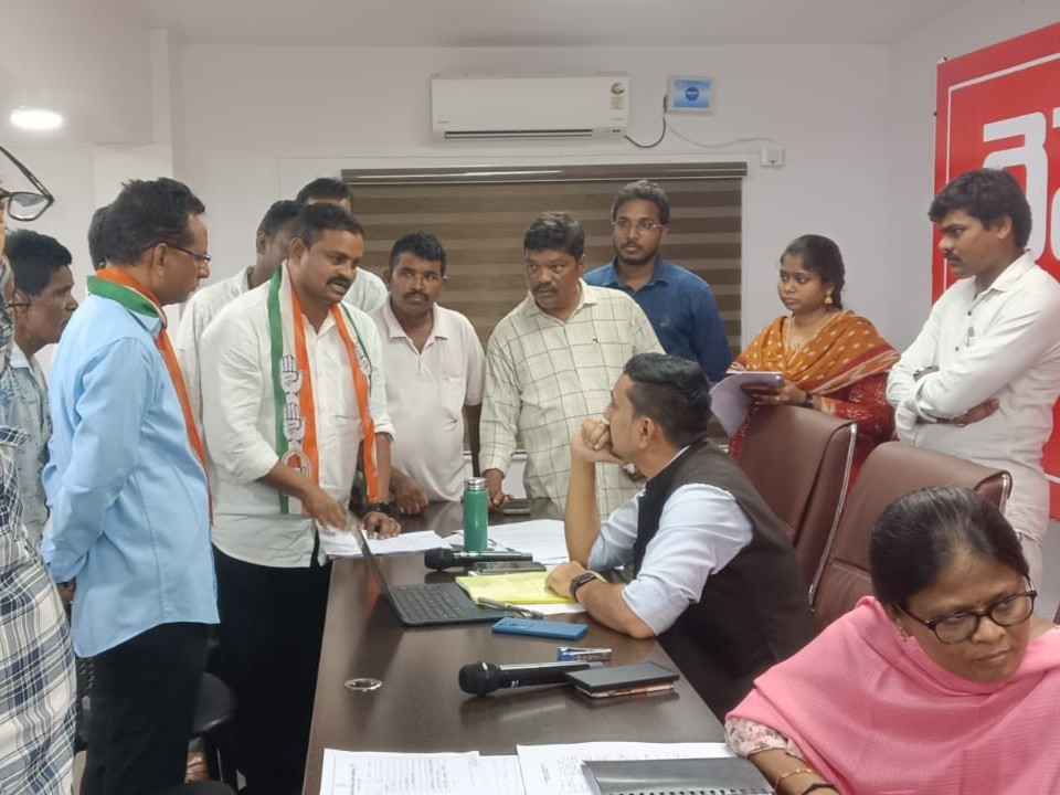 ‘దళిత, గిరిజన భూసమస్యలు పరిష్కారం చేయండి’